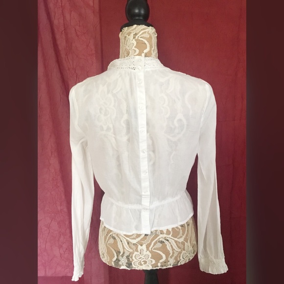 🍁Chelsea & Violet crop top🍁 - Picture 3 of 5